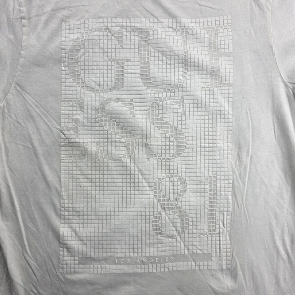 Guess T-Shirt Mens XL White‎ Embossed Grid Graphic Los Angeles Cotton Tee - Picture 2 of 8